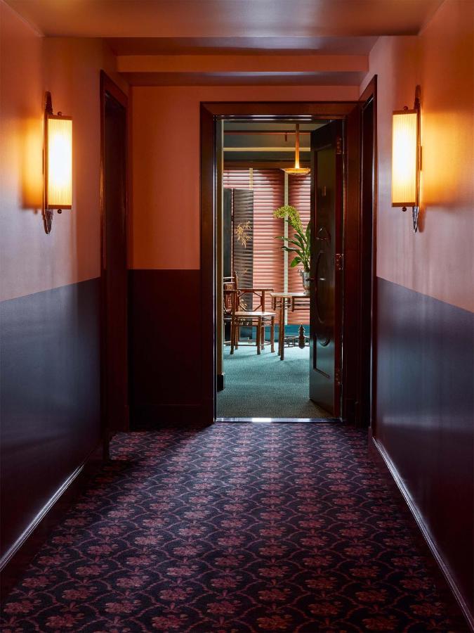 Ulysses, An Ash Hotel Baltimore Exteriör bild
